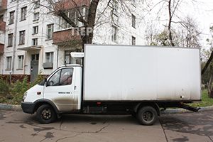 Грузовик для квартирных и дачных переездов, перевозки мебели в рабочем посёлке Октябрьском