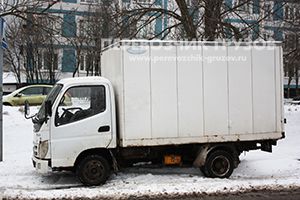 Автомобиль для грузоперевозок в посёлке Большевик