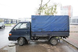 Автомобиль для грузоперевозок в посёлке Архангельское