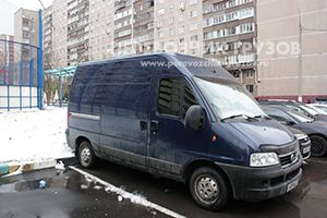 Машина для вывоза мебели в посёлке Совхоза «Раменское»